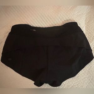 Black Lululemon size 6 short